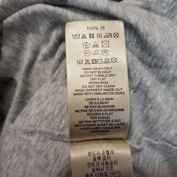 Burberry - Safe From The Storm tee 🌂 - Picture 6 of 8